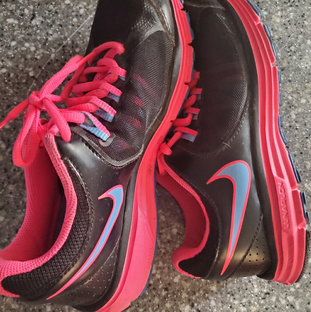 Pink and black Nike women's size 6